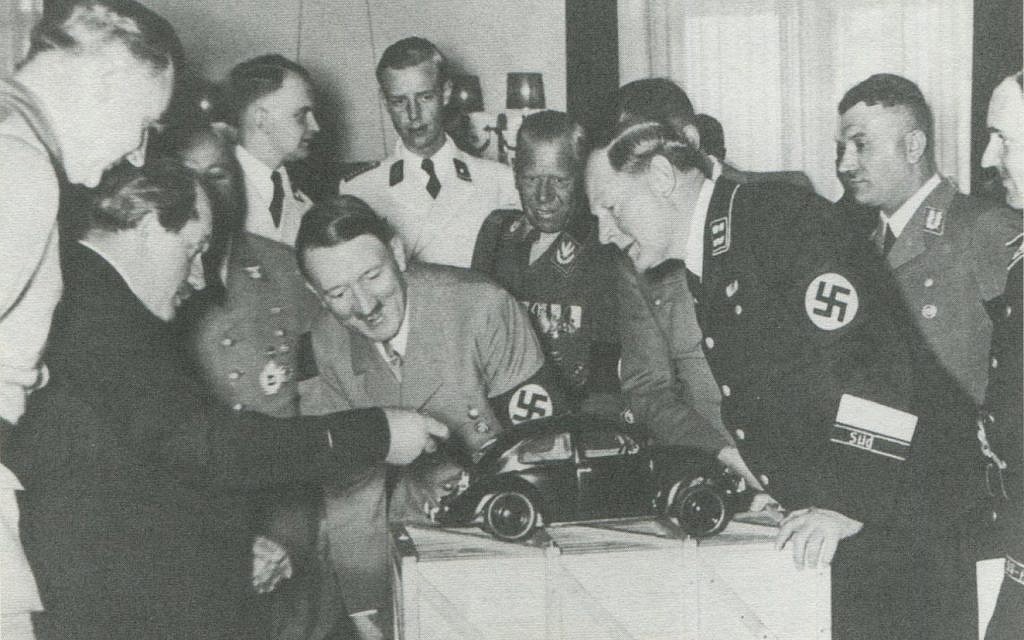 La coccinelle Volkswagen a toujours été attribuée à Adolf Hitler et au Dr Ferdinand Porsche. (Avec l'aimable autorisation de Rex Bennett, Lane Motor Museum)