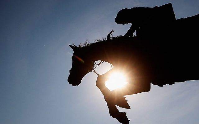 Illustration d'une course équestre.; (Crédit : Dean Mouhtaropoulos/Getty Images via JTA)