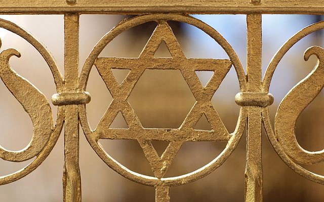 Illustration: une synagogue (Crédit : Sean Gallup/Getty Images via JTA) Illustration: une synagogue (Crédit : Sean Gallup/Getty Images via JTA)