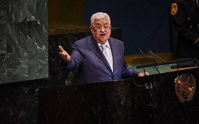 Le président de l'Autorité palestinienne, Mahmoud Abbas, prononce un discours à l'Assemblée générale des Nations Unies le 27 septembre 2018 à New York. (Crédit : Stephanie Keith / Getty Images / AFP)