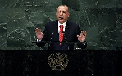 Le président turc Recep Tayyip Erdogan s'adresse à la 73e session de l'Assemblée générale des Nations Unies, au siège des Nations Unies, le 25 septembre 2018. (AP Photo/Richard Drew)