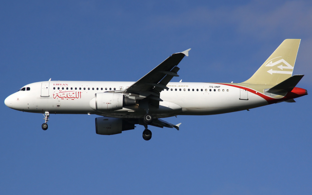 Un Airbus A320-200 de Libyan Airlines en 2012. (Crédit : Paul Spijkers via Wikimedia Commons)