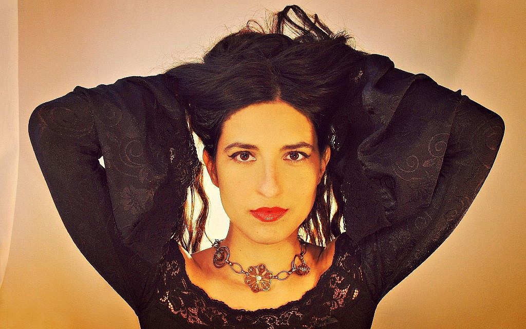 Noam Vazana a écrit son nouvel album   'Andalusian Brew' en Ladino. (Crédit : Asaf Lewkowitz/via JTA)