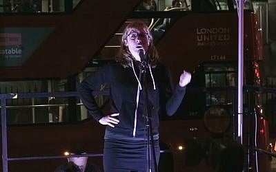 Ewa Jasiewicz, 40, activiste anti-israélienne à la double nationalité britannique et polonaise. (Crédit : capture d'écran YouTube)