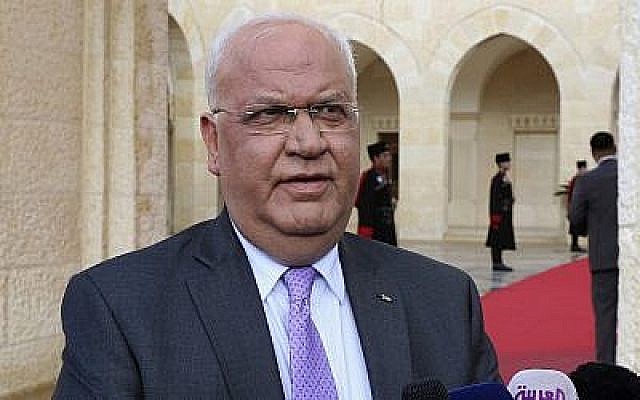 Saeb Erekat s’entretient avec des journalistes suite à une rencontre entre le président de l’Autorité palestinienne Mahmoud Abbas et le roi de Jordanie Abdullah II, au palais royal d’Amman, en Jordanie, le 29 janvier 2018. (Khalil Mazraawi, Pool Photo via AP)