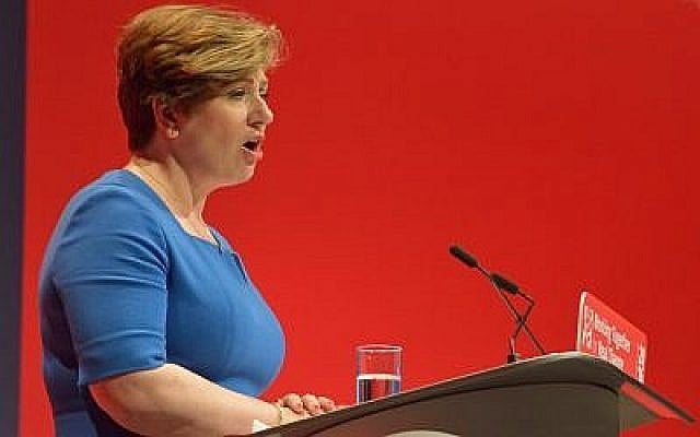 Emily Thornberry prononce un discours à la conférence du Labour de 2016. (CC BY-SA 4.0, Rwendland, Wikipedia) Emily Thornberry prononce un discours à la conférence du Labour de 2016. (CC BY-SA 4.0, Rwendland, Wikipedia)