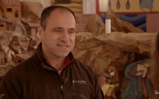 Shadi Khalloul veut créer une ville araméenne en Israël (Crédit: capture d'écran Passages/Youtube)