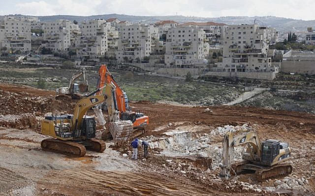 Vue de l'implantation israélienne de Beitar Illit le 14 février 2018. (AFP/ MENAHEM KAHANA) Vue de l'implantation israélienne de Beitar Illit le 14 février 2018. (AFP/ MENAHEM KAHANA)