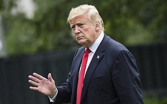 Le président américain Donald Trump sur la pelouse de la Maison Blanche à Washington, le 27 septembre 2018 (Crédit : AFP / ANDREW CABALLERO-REYNOLDS) Le président américain Donald Trump sur la pelouse de la Maison Blanche à Washington, le 27 septembre 2018 (Crédit : AFP / ANDREW CABALLERO-REYNOLDS)