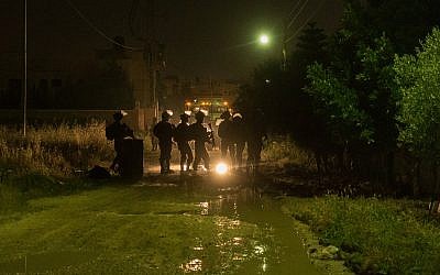 Illustration. Des soldats israéliens durant la démolition d'une maison à Jénine, le 24 avril 2018. (Crédit :armée israélienne)