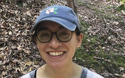Photo non-datée de Lara Alqasem, étudiante américaine de 22 ans, fournie par sa famille (Crédit : Famille Alqasem via AP) Photo non-datée de Lara Alqasem, étudiante américaine de 22 ans, fournie par sa famille (Crédit : Famille Alqasem via AP)