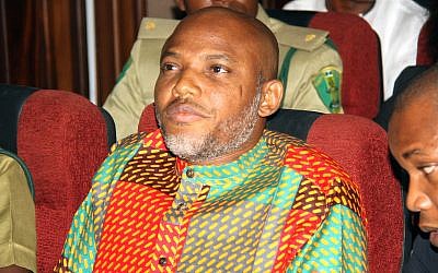 Le leader indépendantiste pro-Biafra Nnamdi Kanu, durant une audience au tribunal d'Abuja, au Nigeria, le 29 janvier 2016. (Crédit : AP/Archives)