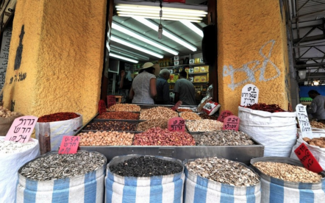 Une vitrine sur le marché Levinsky, Tel Aviv (crédit photo: David Katz)