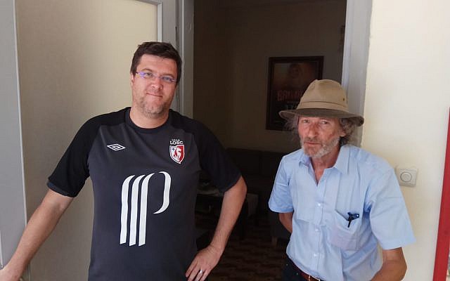 Grégory Celerse (g.) et Patrick Lecoutre à Tel Aviv début septembre 2018 après avoir rencontré plusieurs témoins de la rafle du 11 septembre 1942 (Crédit: Pierre-Simon Assouline) Grégory Celerse (g.) et Patrick Lecoutre à Tel Aviv début septembre 2018 après avoir rencontré plusieurs témoins de la rafle du 11 septembre 1942 (Crédit: Pierre-Simon Assouline)