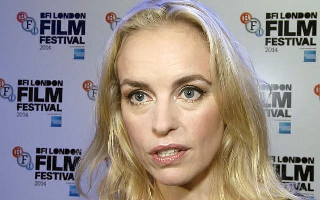 L'actrice Nina Hoss lors de l'avant-première de "Phoenix" (Crédit: capture d'écran Red Carpet News TV/Youtube)