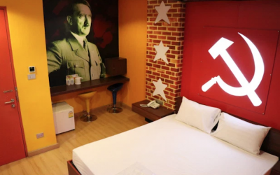 Photo de la chambre communiste du Villa Love Hotel à Bangkok, en Thaïlande. (Crédit :! Twitter via JTA) Photo de la chambre communiste du Villa Love Hotel à Bangkok, en Thaïlande. (Crédit :! Twitter via JTA)