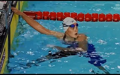 Anastasia Gorbenko, 15 ans, médaillée d'or au 22 mètres 4 nages des Jeux Olympiques pour la Jeunesse à Buenos Aires, le 7 octobre 2018. (Crédit : capture d'écran YouTube)