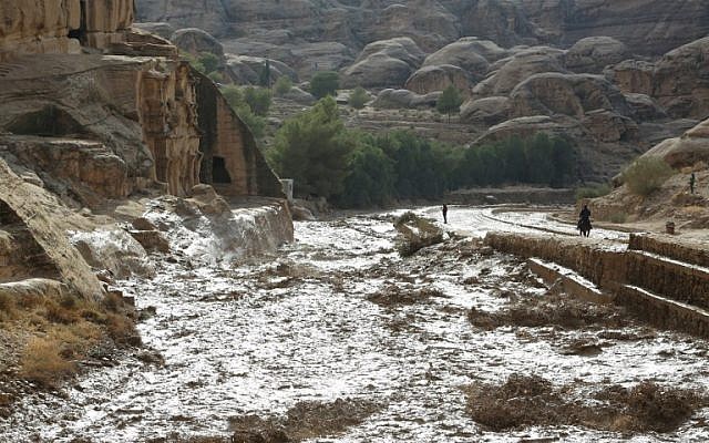 Les crues soudaines ont fait 12 morts à Pétra, en Jordanie, le 9 novembre 2018, (Crédit :  AFP)