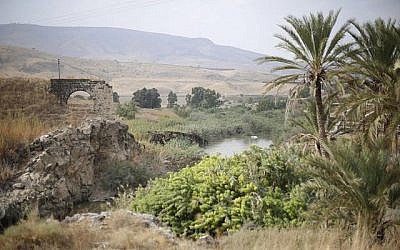Vue du Jourdain dans la vallée du Jourdain appelée Naharayim, ou Baqura en arabe, dans le nord d'Israël, le 22 octobre 2018. (AP Photo/Ariel Schalit)