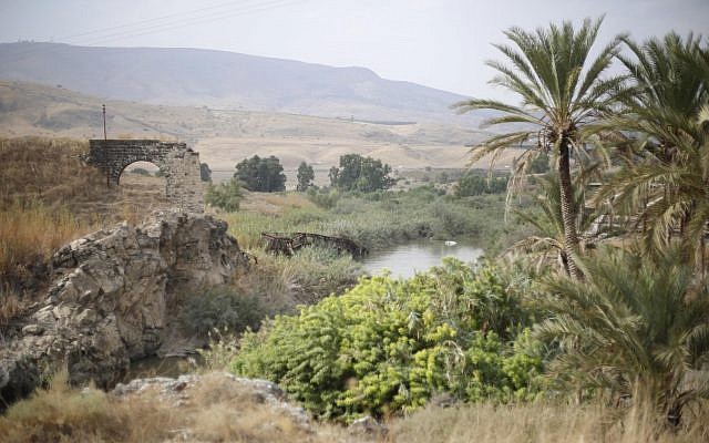 Vue du Jourdain dans la vallée du Jourdain appelée Naharayim, ou Baqura en arabe, dans le nord d'Israël, le 22 octobre 2018. (AP Photo/Ariel Schalit) Vue du Jourdain dans la vallée du Jourdain appelée Naharayim, ou Baqura en arabe, dans le nord d'Israël, le 22 octobre 2018. (AP Photo/Ariel Schalit)