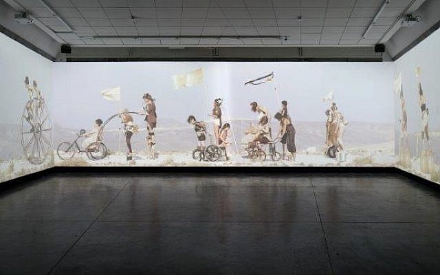 Oeuvre de Meirav Heiman et Ayelet Carmi exposée au musée d'Art de Petah Tikva (Crédit: autorisation)