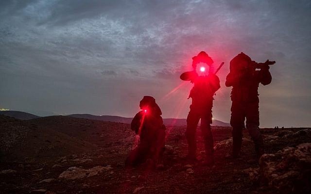 Des soldats de la brigade de commando de l'armée israélienne participent à un exercice à grande échelle au mois de novembre 2018 (Crédit : Armée israélienne) Des soldats de la brigade de commando de l'armée israélienne participent à un exercice à grande échelle au mois de novembre 2018 (Crédit : Armée israélienne)