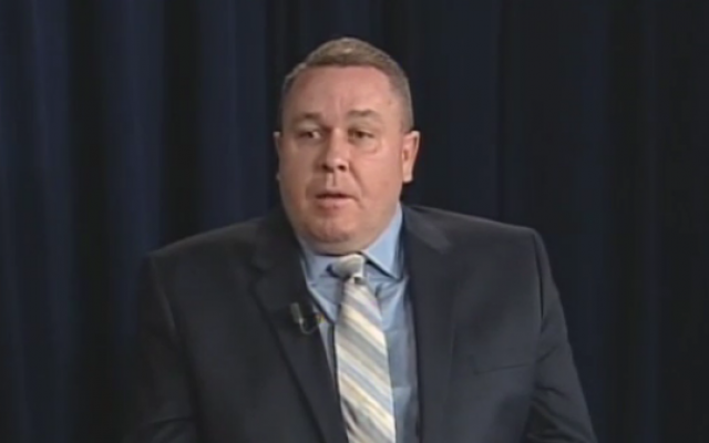 Le conseiller municipal de l'Etat de New York Peter Bradley (Capture d'écran : YouTube)