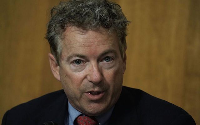 Le sénateur républicain du Kentucky Rand Paul, s'adresse à la Commission des Affaires étrangères au Capitole le 23 avril 2018. (Crédit : Alex Wong/Getty Images, via JTA)
