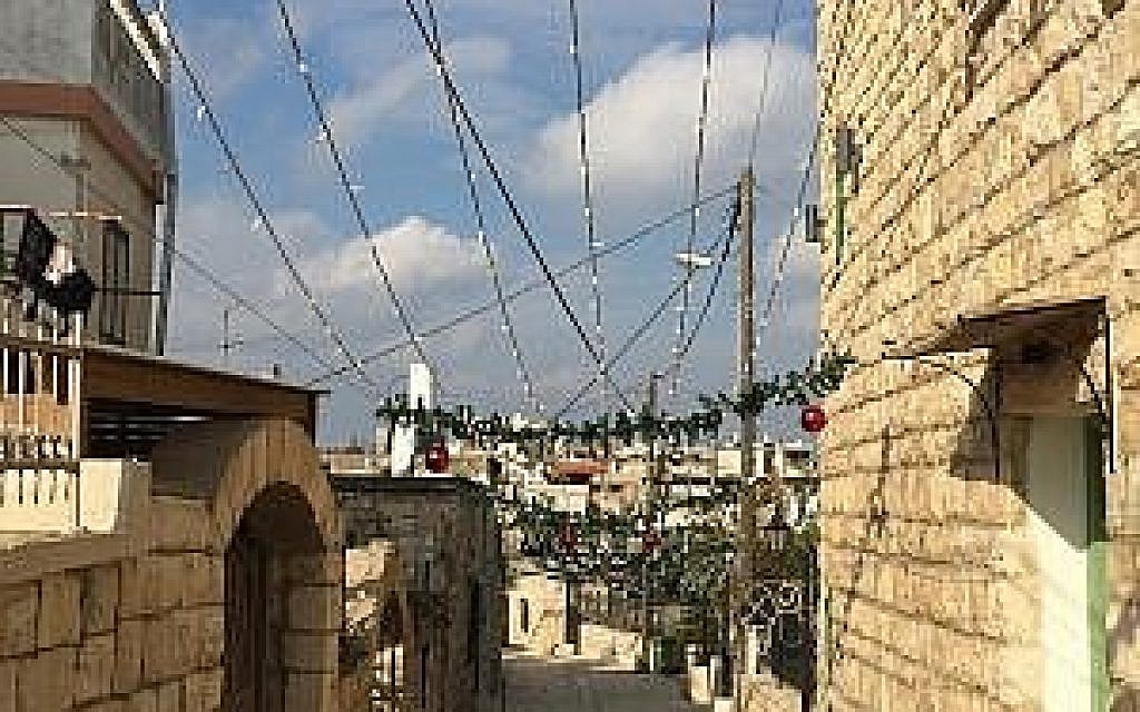 Les vieilles allées pavées de la rue Al-Zaqaq. (Crédit : Federico Maccioni/ Times of Israel) Les vieilles allées pavées de la rue Al-Zaqaq. (Crédit : Federico Maccioni/ Times of Israel)
