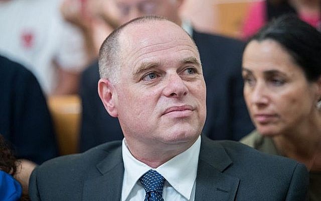 Yizhar Hess, directeur-exécutif et directeur général du mouvement conservateur en Israël à la cour suprême de Jérusalem, le 31 août 2017 (Crédit : Yonatan Sindel/Flash90) Yizhar Hess, directeur-exécutif et directeur général du mouvement conservateur en Israël à la cour suprême de Jérusalem, le 31 août 2017 (Crédit : Yonatan Sindel/Flash90)