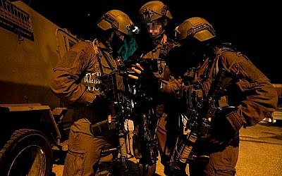 Les soldats israéliens opèrent en Cisjordanie (Crédit : Unité du porte-parole de l'armée)