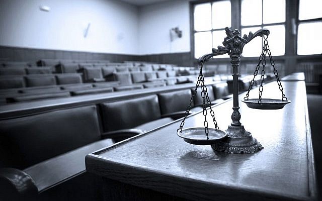 Une salle d'audience dans un tribunal. Photo d'illustration (Crédit : tomloel/iStock via Getty images) Une salle d'audience dans un tribunal. Photo d'illustration (Crédit : tomloel/iStock via Getty images)