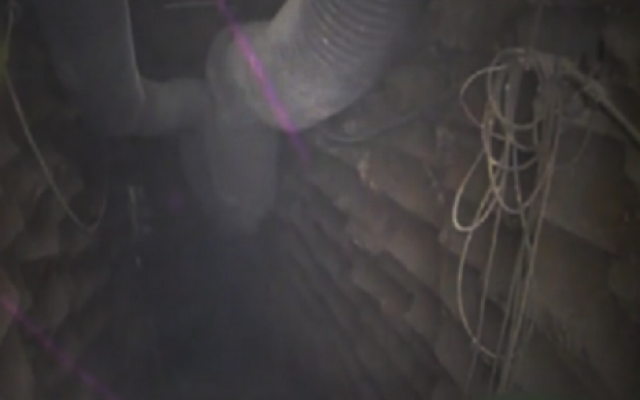 Des images d'un tunnel d'attaque du Hezbollah sous la frontière nord (Crédit : Armée israélienne)