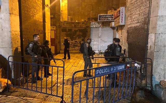 Scène d'une attaque terroriste à Jérusalem, le 13 décembre 2018 (Crédit : police israélienne) Scène d'une attaque terroriste à Jérusalem, le 13 décembre 2018 (Crédit : police israélienne)