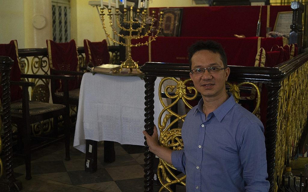 Sammy Samuels, le chef de facto de la communauté juive du Myanmar, à l'intérieur de la synagogue de Yangon. (Charles Dunst) Sammy Samuels, le chef de facto de la communauté juive du Myanmar, à l'intérieur de la synagogue de Yangon. (Charles Dunst)
