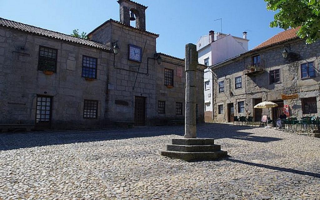 La ville portugaise de Belmonte où se trouvent de nombreux crypto-juifs (Crédit : CC BY Ken and Nyetta, Flickr)