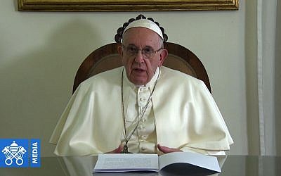 Le pape François se dit heureux, dans une vidéo diffusée jeudi, "d'écrire une nouvelle page dans l'histoire des relations entre les religions" en allant du 3 au 5 février aux Emirats arabes unis. (Crédit : AFPTV)