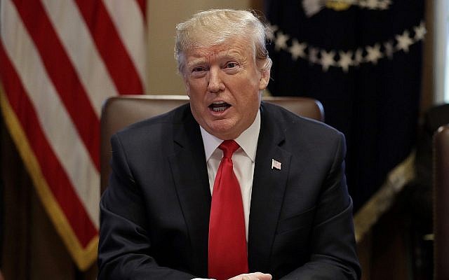 Le président américain Donald Trump s'exprime lors d'une réunion du cabinet à la Maison Blanche, le mercredi 2 janvier 2019, à Washington. (AP Photo/Evan Vucci)