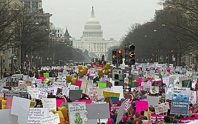 Des manifestantes sur Pennsylvania pendant la Women's march de Washington, le 19 janvier 2019 (Crédit : AP Photo/Jose Luis Magana)