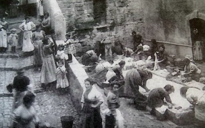 Lavoir de la rue Fontaine Saint-Laurent de la cité phocéenne - de la Petite Naples Marseillaise (Crédit : capture d'écran YouTube)