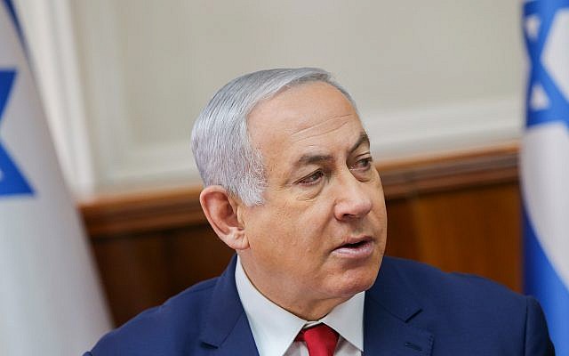 Le Premier ministre Benjamin Netanyahu dirige la réunion hebdomadaire du cabinet du gouvernement au cabinet du Premier ministre à Jérusalem, le 6 janvier 2019 (Alex Kolomoisky/Yedioth Ahronoth/Pool)