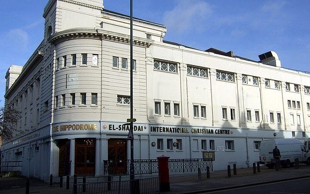 Le Golders Green Hippodrome qui abrite la mosquée. (CC BY-SA 2.0 Ceridwen/Wikipedia)