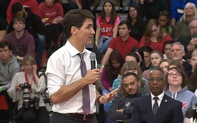 Le Premier ministre du Canada, Justin Trudeau, condamne le mouvement BDS lors d'une assemblée publique à l'Université Brock à St. Catherines, Ontario. Le 15 janvier 2019 (Capture d'écran YouTube) Le Premier ministre du Canada, Justin Trudeau, condamne le mouvement BDS lors d'une assemblée publique à l'Université Brock à St. Catherines, Ontario. Le 15 janvier 2019 (Capture d'écran YouTube)