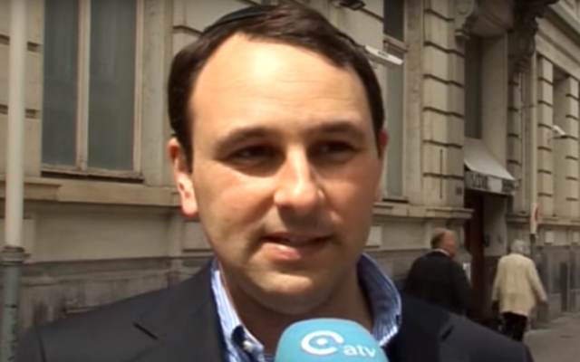 Le rédacteur en chef de Joods Actueel  Michael Freilich. (Capture d'écran : YouTube)