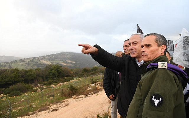 Le Premier ministre Benjamin Netanyahu en visite dans le nord d'Israël, le 13 janvier 2019 (Crédit : Haim Zach/GPO) Le Premier ministre Benjamin Netanyahu en visite dans le nord d'Israël, le 13 janvier 2019 (Crédit : Haim Zach/GPO)