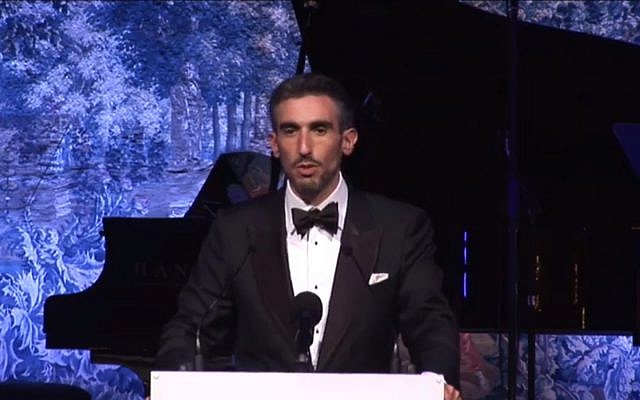 Le président du Comité de coordination des organisations juives de Belgique (CCOJB) Yohan Benizri, le 6 septembre 2018, à Bruxelles. (Crédit : capture d'écran Facebook) Le président du Comité de coordination des organisations juives de Belgique (CCOJB) Yohan Benizri, le 6 septembre 2018, à Bruxelles. (Crédit : capture d'écran Facebook)
