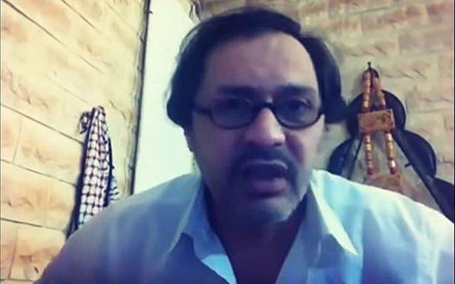 Ahmed Moualek (Crédit: capture d'écran Moualek/Youtube) Ahmed Moualek (Crédit: capture d'écran Moualek/Youtube)