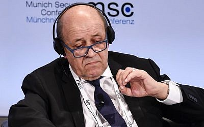 Le ministre français des Affaires étrangères Jean-Yves Le Drian lors d'un débat à l'hôtel Bayerischer Hof pendant la 55ème conférence sur la sécurité de Munich, à Munich, en Allemagne, le 15 février 2019 (Crédit :  THOMAS KIENZLE / AFP)