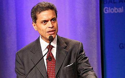 Fareed Zakaria, un présentateur important de CNN, a écrit dans un éditorial que les Musulmans devraient "réfléchir particulièrement" quand ils parlent du peuple juif et d'Israël. (Getty Images via JTA)