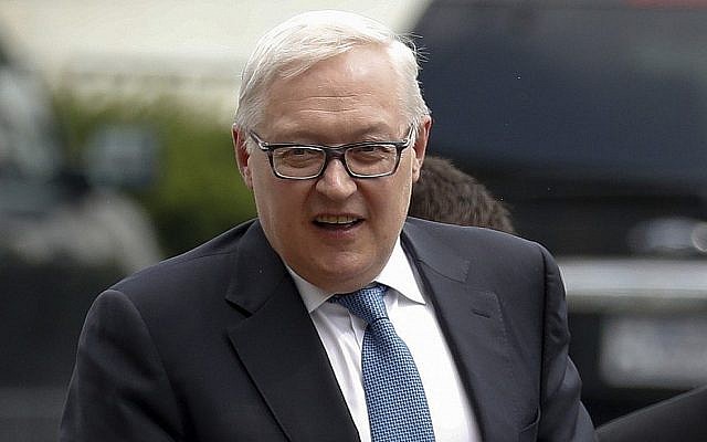 Le ministre russe des Affaires étrangères Sergei Ryabkov au Département d'Etat à Washington, le 17 juillet 2017. (Crédit : AP/Carolyn Kaster)